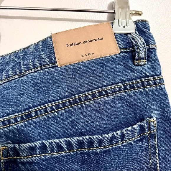 NWOT Zara Trafaluc Denimwear High-Waisted Cropped Distressed Flare Jeans - Picture 9 of 11